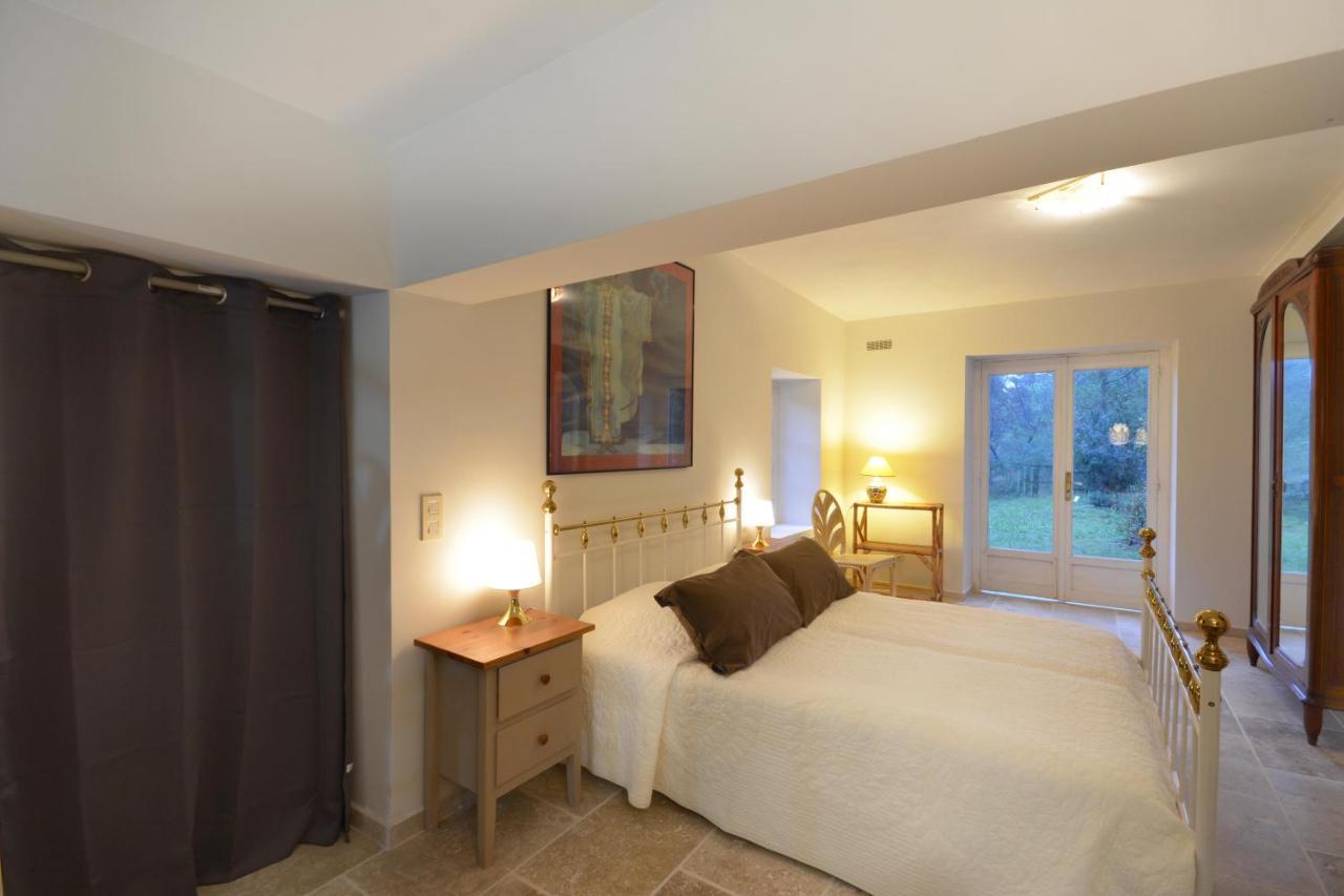 Ancien Mas Du Moulin Bed & Breakfast Eygalieres  Exterior photo