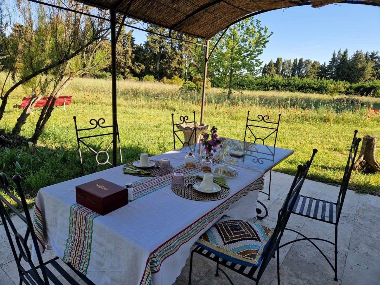 Ancien Mas Du Moulin Bed & Breakfast Eygalieres  Exterior photo